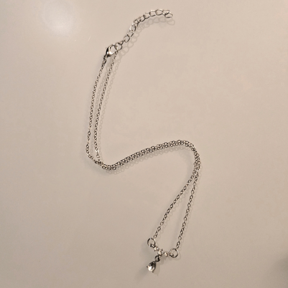 Silver teardrop/waterdrop pendant necklace 16 Inch vintage
